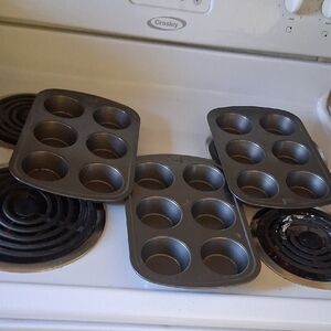 Non-Stick Gray Muffin Pan Set